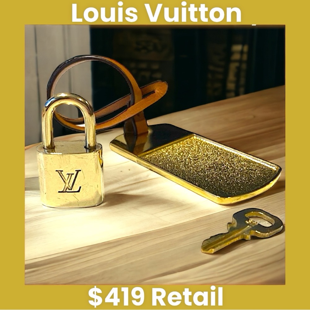 🔐Louis Vuitton Padlock & Key (#311) & 100% leather and engravable charm plate
